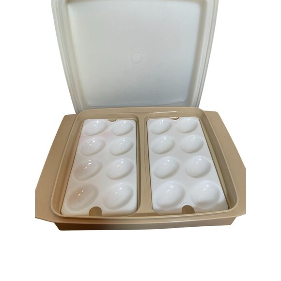 Vintage Tupperware Deviled Egg Keeper & Carrier With Lid #723-2 - Picture 1 of 6